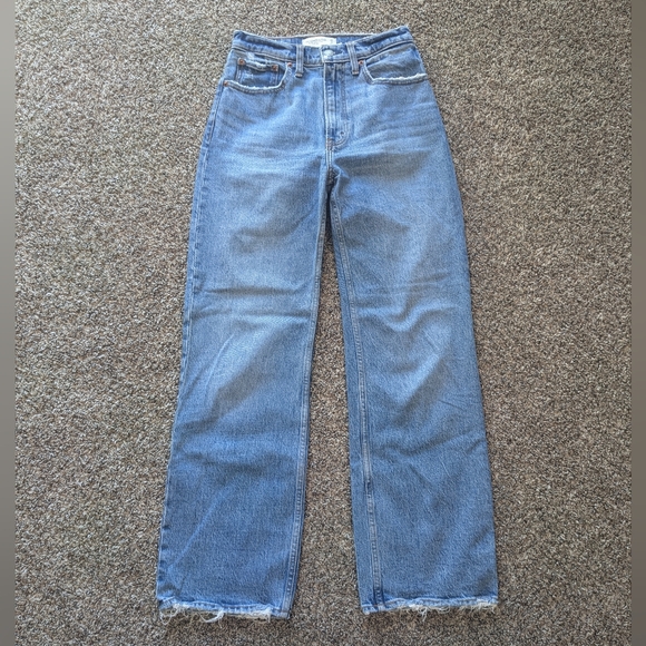 Abercrombie & Fitch High Rise 90s Relaxed Jeans Size 25 - Picture 1 of 4
